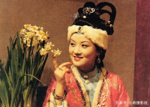 为什么薛宝钗称宝玉为“富贵闲人”?