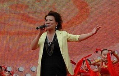 情感导师王为念与小香玉离婚,和王芳到底啥关系?