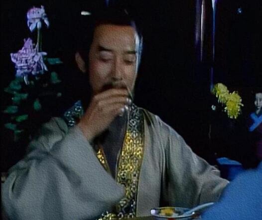 甄士隐和贾家什么关系
