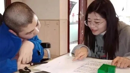 感动!17位老师接力为患病少年送教,这背后有着怎样的故事?