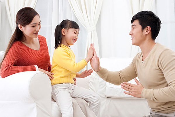 不满老师被调换小学全班集体翘课，这个老师在学生们心里有多重要？