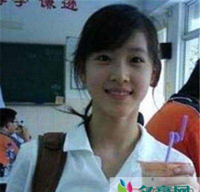 奶茶妹妹章泽天父亲是南京首富? 没点背景也不会平白无故火起来的