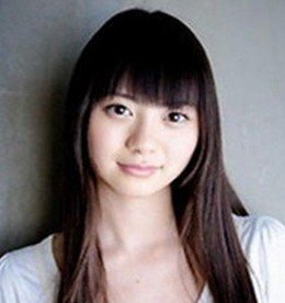 山下彩香的人物经历
