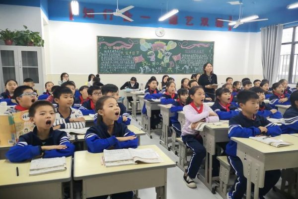 临危下石是什么意思
