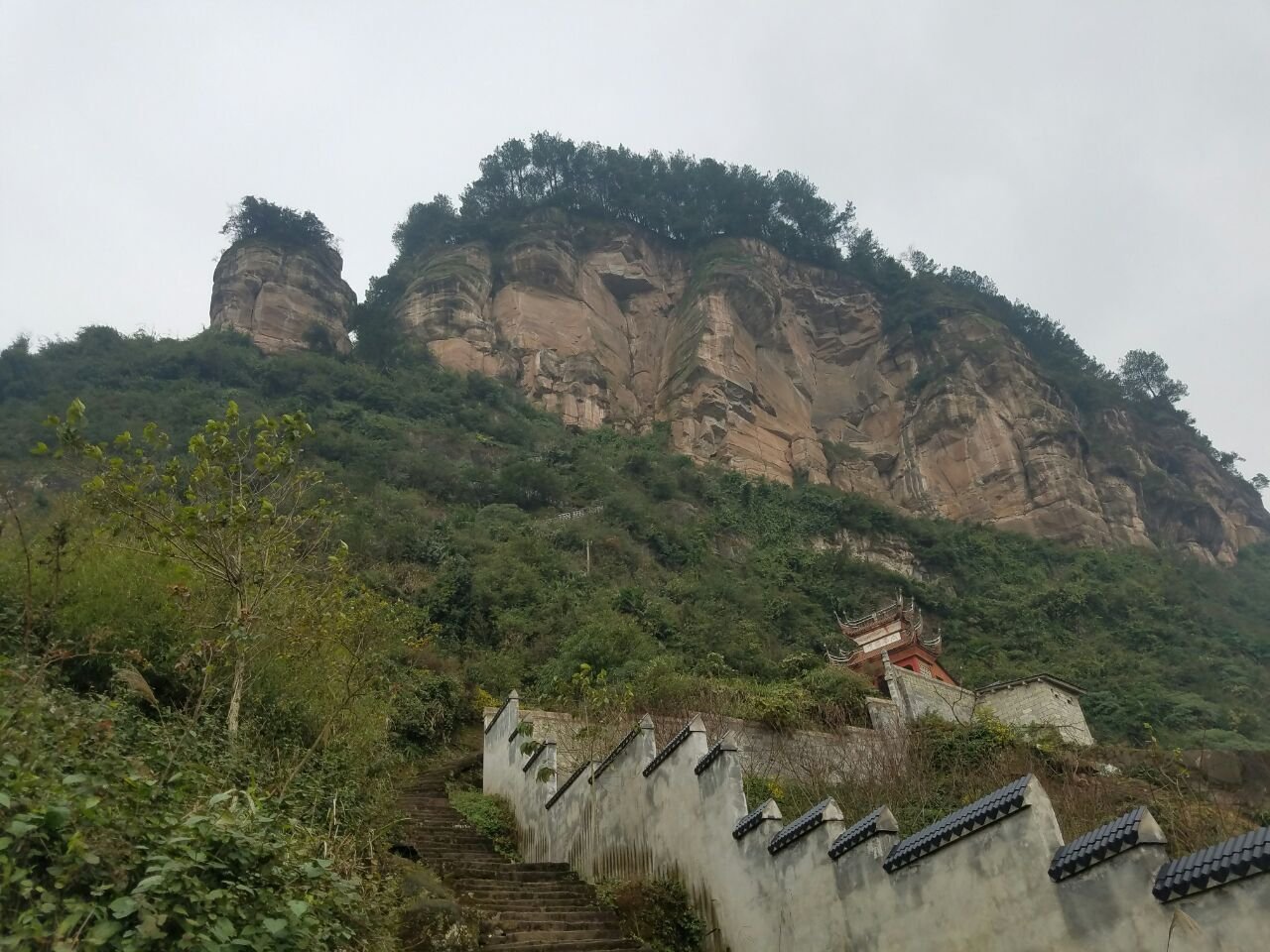 脸山在哪儿