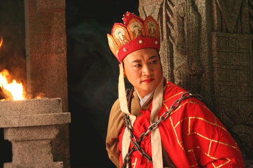 和尚袈裟的颜色等级如何区分，什么人能穿红袈裟？