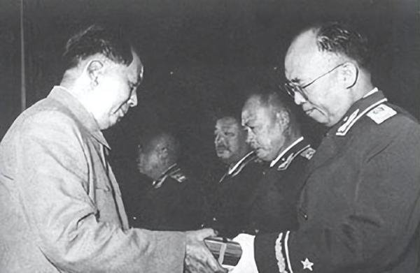 建国后，毛主席只参加过3个人的葬礼，这3人有何特别之处？