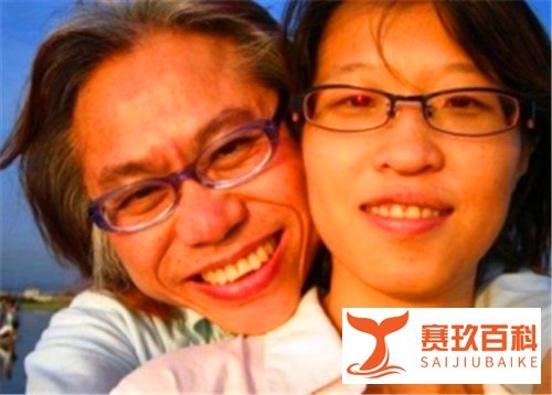 7年前,因“爷孙恋”走红的两人,现状如何?