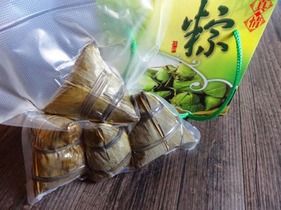 稻香村买的真空包装粽子是生的还是熟的?该怎么处理?是煮还是蒸?要多久才能吃?