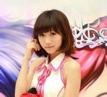 有没有人知道她叫什么。我在一张天龙八部壁纸上看到的