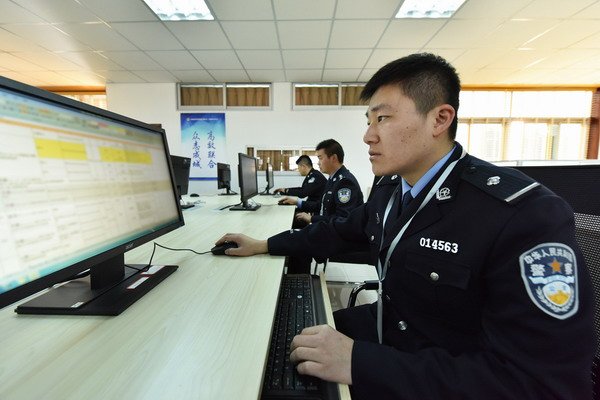 3岁娃接诈骗电话将骗子搞崩溃,到底发生了什么?