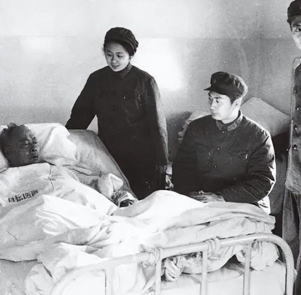 建国后，毛主席只参加过3个人的葬礼，这3人有何特别之处？