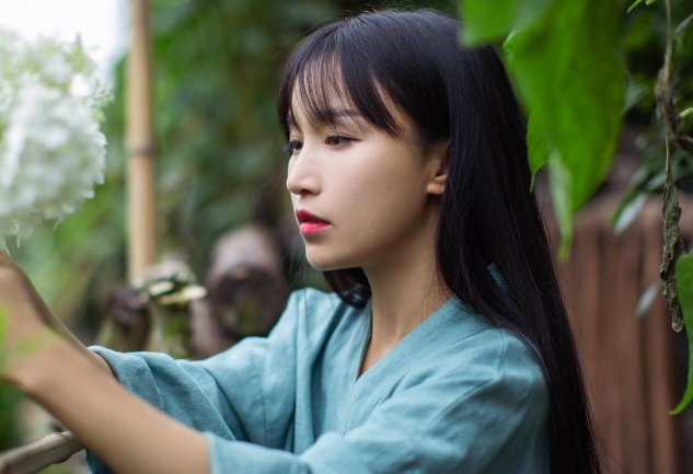 李子柒旗下产品被指吃出烟头,李子柒方如何回应?