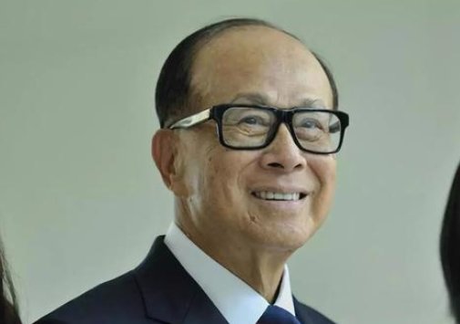 李嘉诚的八字名言名句是什么？