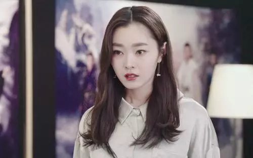 路人镜头下的宋轶好美、好白，身为普通女性的我们该如何轻松美白？