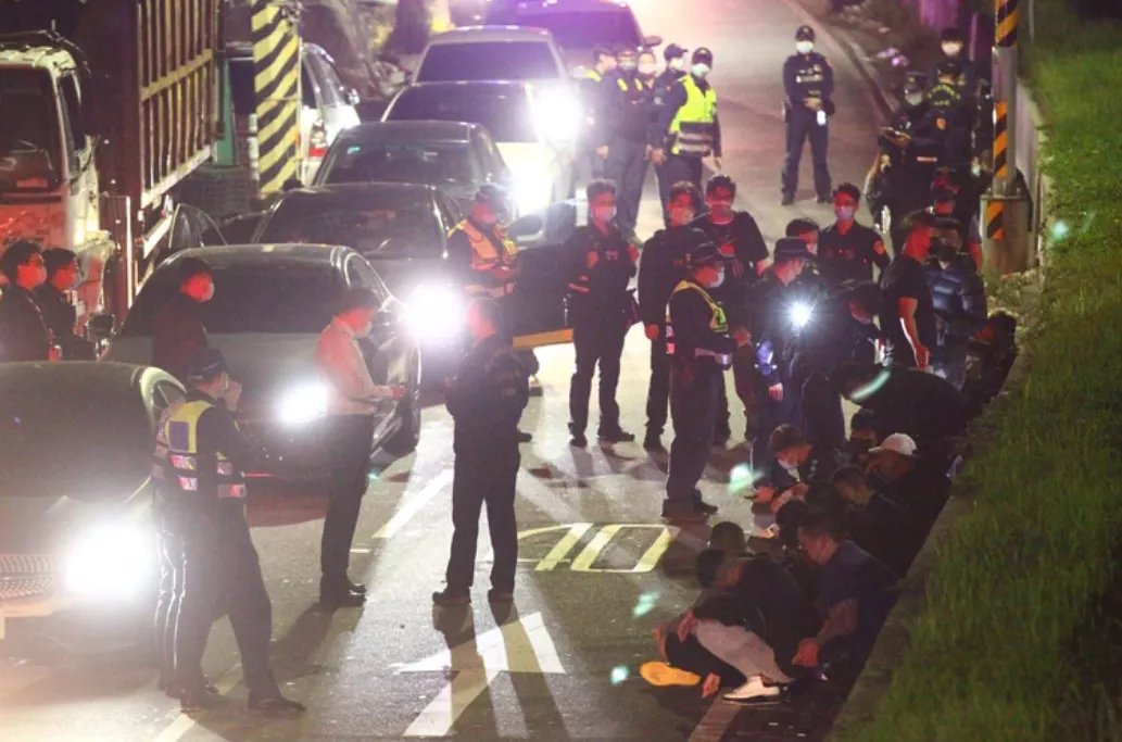 台北士林凌晨发生大械斗，引发这场械斗的原因是什么？