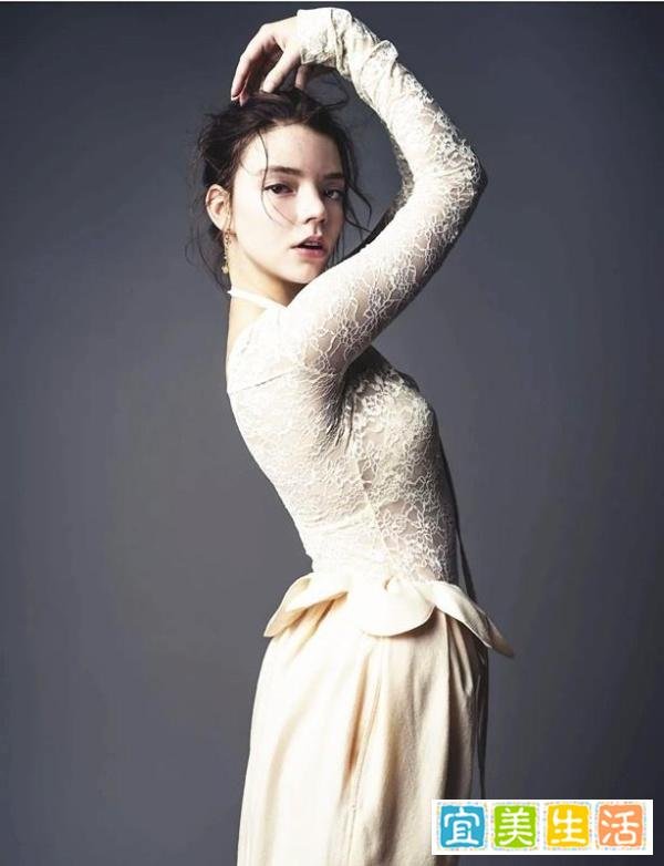 “精灵女巫”Anya,出道即“巅峰”获奖无数,颜值身材皆顶流