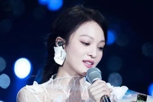 张韶涵首曝与妈妈交恶细节，她妈妈为何能做到这地步？