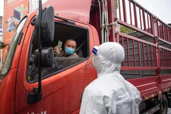 带星司机下高速遭拒，一车4500万尾鱼苗死亡，此事是否得到了妥善解决？