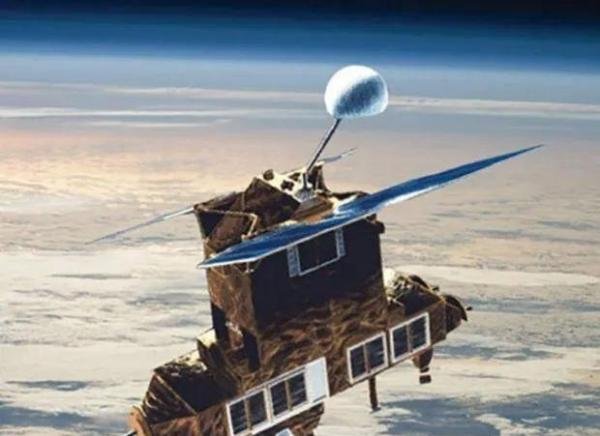 美国卫星或坠落朝鲜半岛，重达2吨！韩国对自己民众发出警告