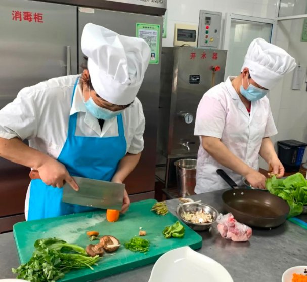 幼儿园餐食霉烂系离职厨师造谣！造谣者需要承担哪些法律责任？