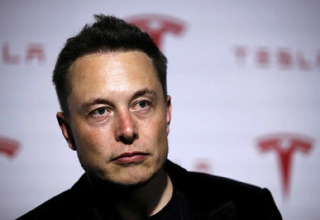 马斯克称不应该有工人和管理层两级，工人和管理层是否该平等对待？