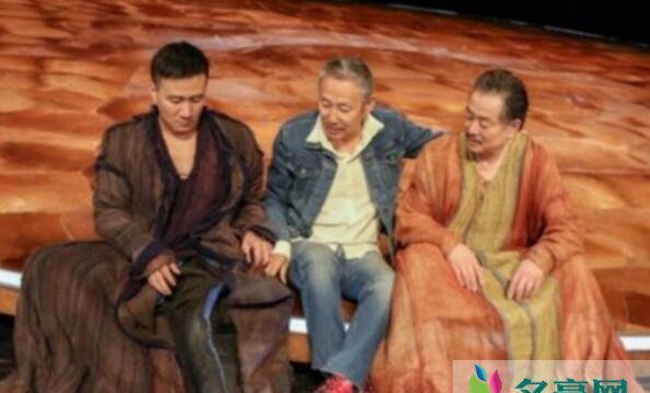 陈道明濮存昕同框 陈道明的头发白看上真是太抢镜了