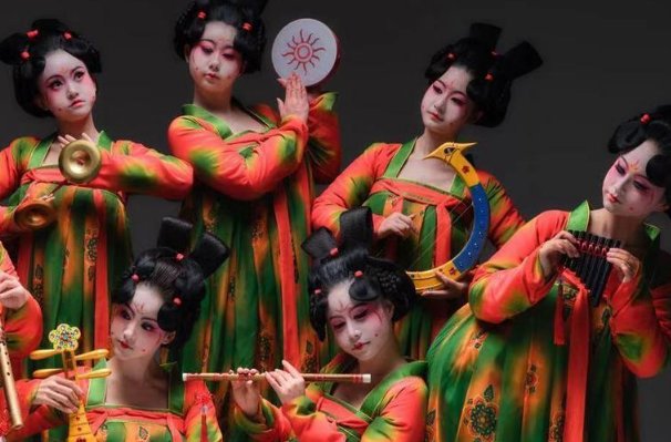 1个动作排练几十遍!袖珍演员创作皮影戏版唐宫夜宴,年轻人会喜欢看吗?