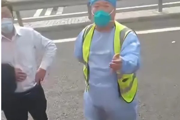 带星司机下高速遭拒,一车4500万尾鱼苗死亡,此事是否得到了妥善解决?