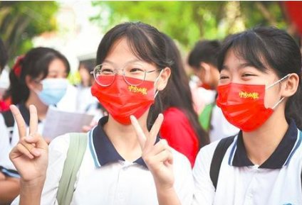 广州9万多名考生于何时参加新中考?