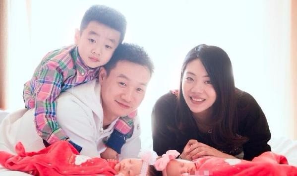 杨威有几个孩子了？