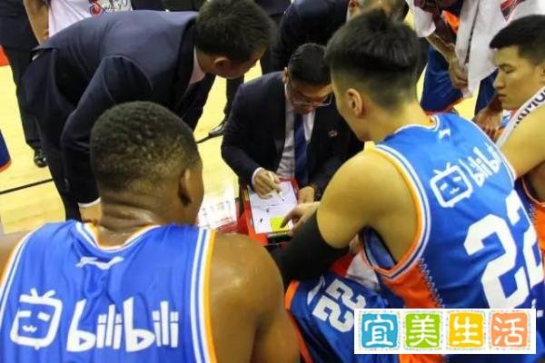 打破次元壁！上海男篮更名哔哩哔哩篮球队，成CBA最搞笑队名！