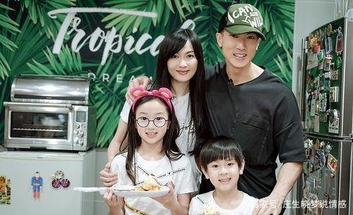 结婚16年后,吴尊公开婚纱照,他真的是完美男人吗?