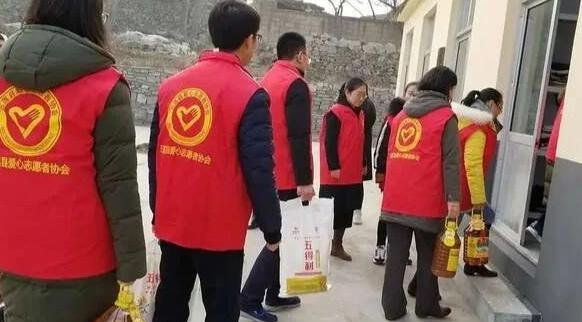 家中有8孩希望得到帮助，官方称无需帮助！哪种情况才具备扶持条件？