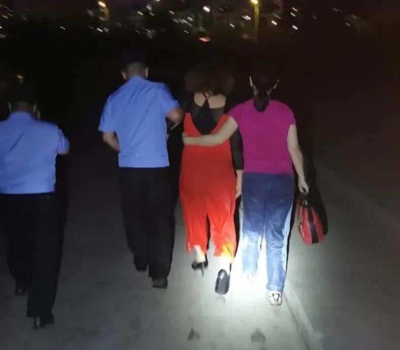 济南女孩欲轻生民警急得想揍她,最后这个女孩得救了吗?