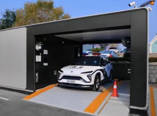 青岛用蔚来ES6执勤引热议，你支持用蔚来ES6执勤吗？