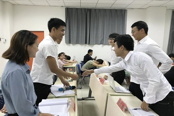 建议试行企业“休眠”制度,这项制度对企业有何影响?