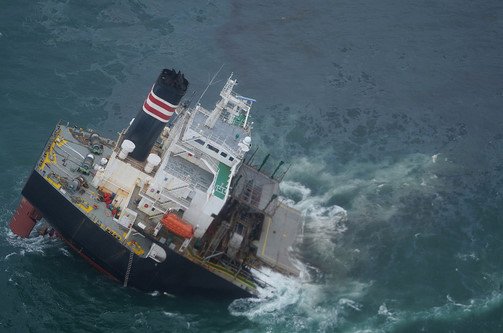 200米长货船在日本近海触礁,是船长的操作出了问题吗?