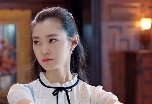 路人镜头下的宋轶好美、好白，身为普通女性的我们该如何轻松美白？