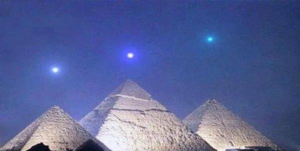 马斯克称金字塔是外星人建的,埃及真有「古代宇航员」?