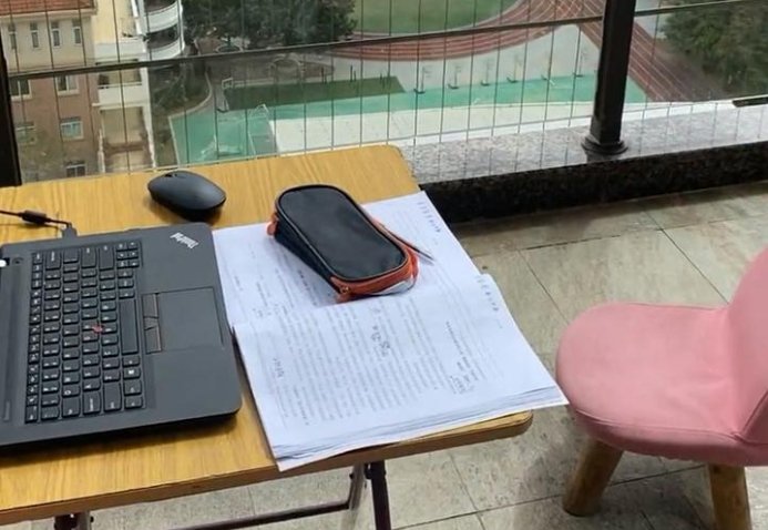 福建一男孩即将写完的作业被台风吹走了,当时的情况有多无奈?