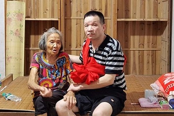 被冤26年，张玉环请求追责16名办案人员，你怎么看？