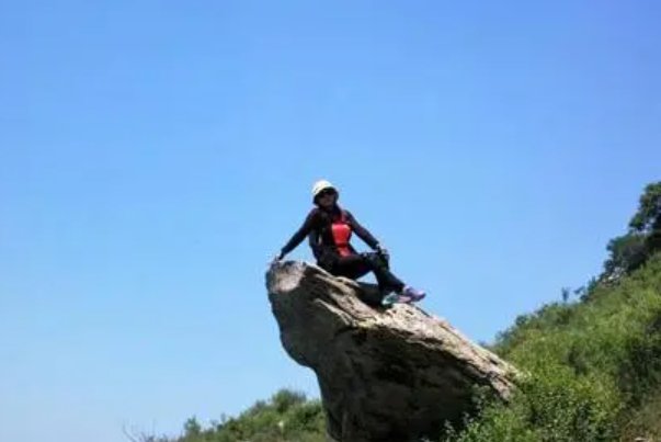 泰然自得是什么意思