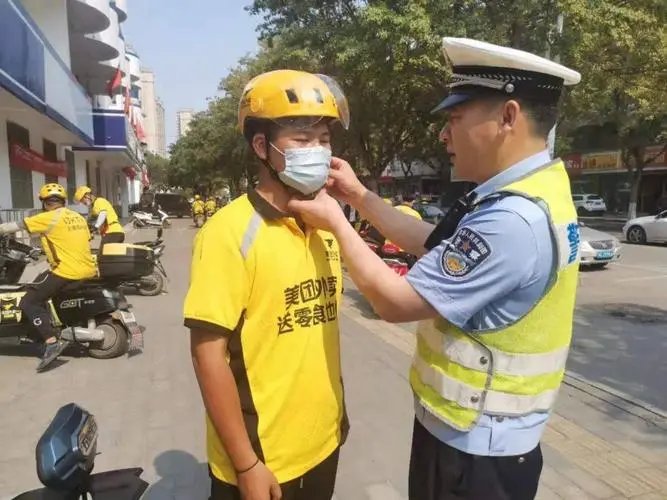 上海配送骑手日收入过万7成为打赏,大家都会对骑手打赏吗?