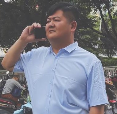 郑州25岁男子长相成熟常被误认为42岁，对他本人造成了什么影响？
