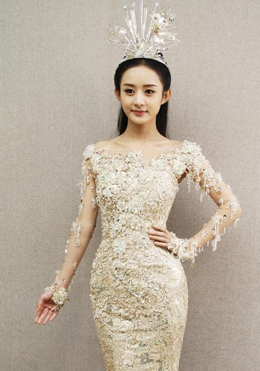 赵丽颖是如何一步一步走入星途的?是谁发现了她?