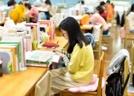 滞留西安的外地考研生吃住成难题,你认为这一难题该如何解决?