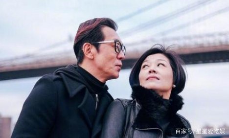 李咏最终葬在美国,并非死于癌症,高晓松一语道破真相,真相究竟是什么?
