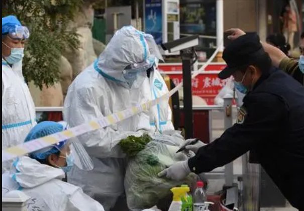 上海疫情下,金融人在机房打地铺,还有哪些行业的人坚守在工作岗位上?