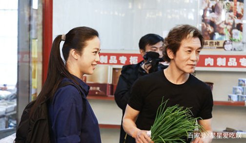 李咏最终葬在美国,并非死于癌症,高晓松一语道破真相,真相究竟是什么?